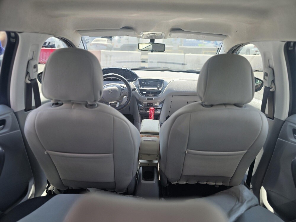 peugeot 208 2013 model car for sale - 4