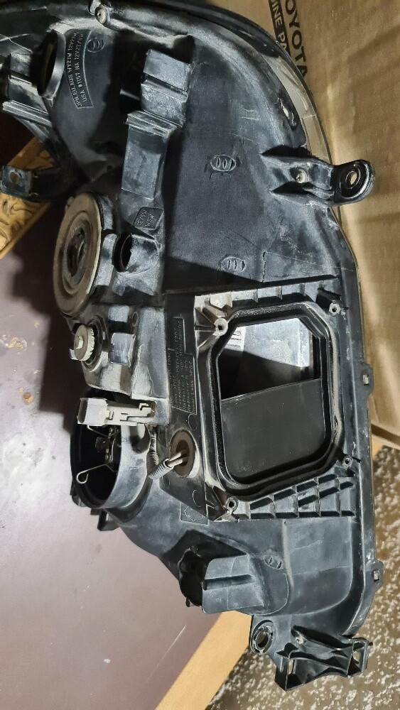 Land Cruiser Headlight - 6