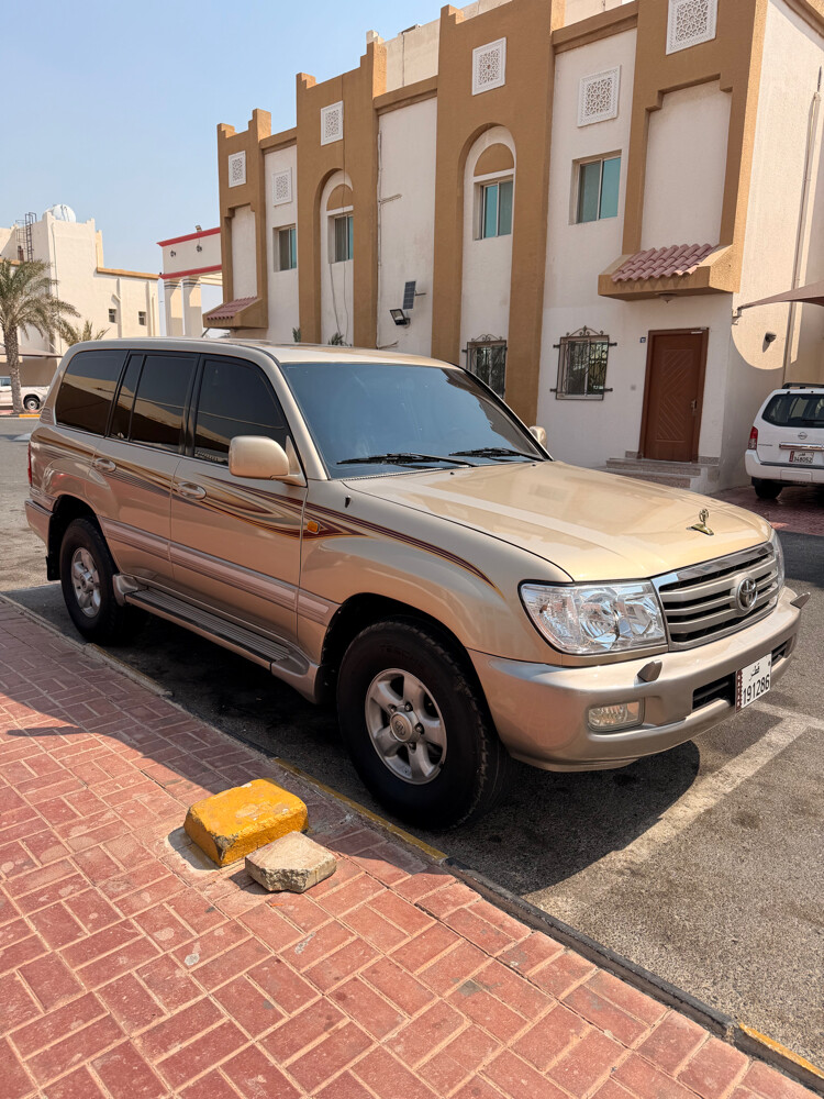 Toyota Land Cruiser GXR - 1