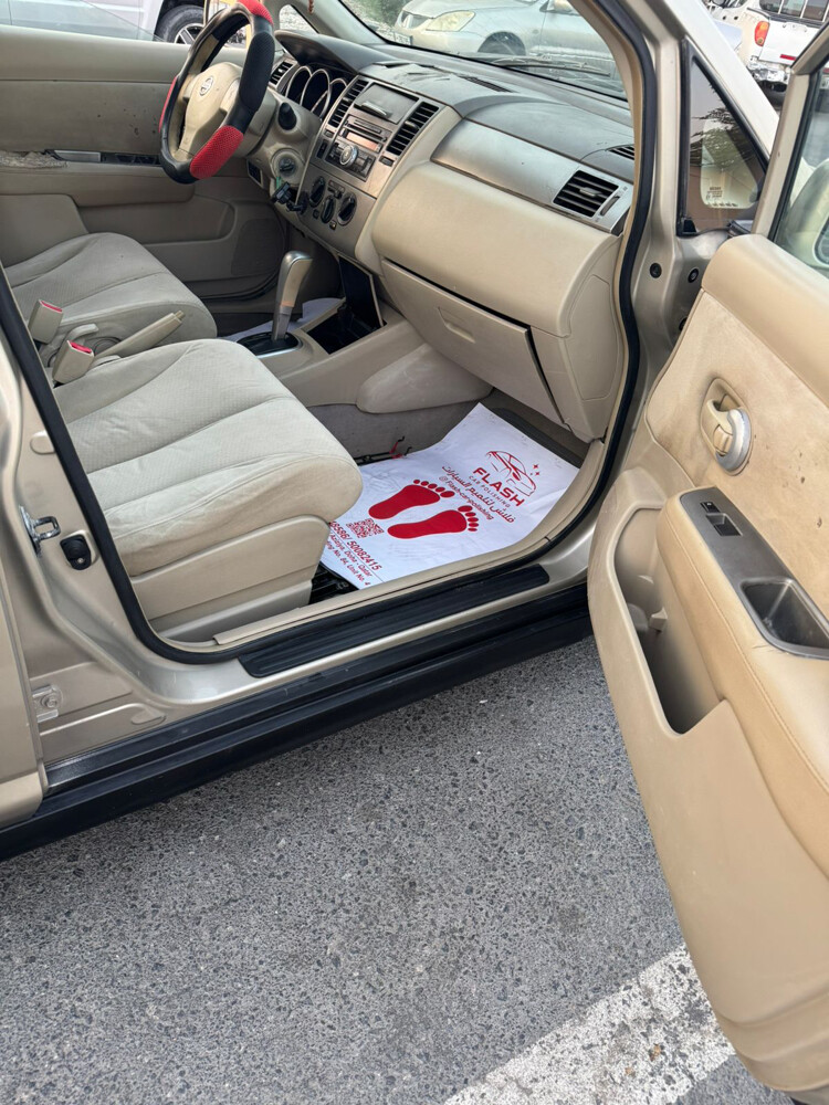 nissan tida 2012 - 5