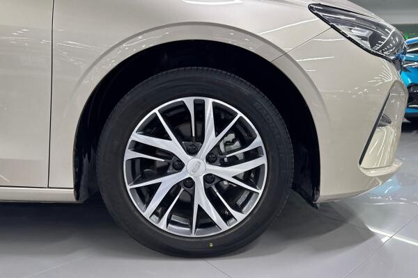 GEELY EMGRAND 1.5L 2025 28,380KM - 5