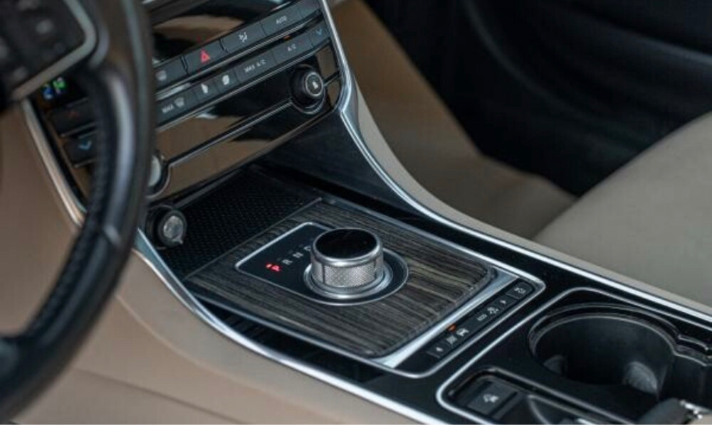 Jaguar XE Prestige 2.0 Turbo – Exce - 6