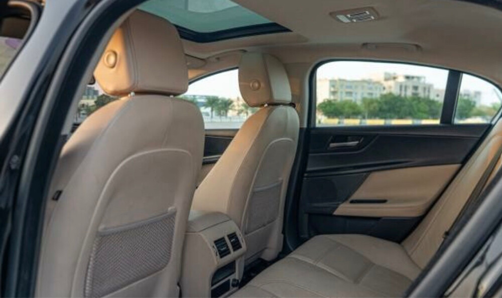 Jaguar XE Prestige 2.0 Turbo – Exce - 3