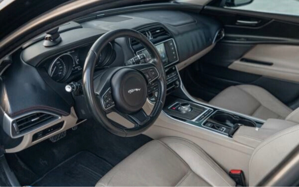 Jaguar XE Prestige 2.0 Turbo – Exce - 4