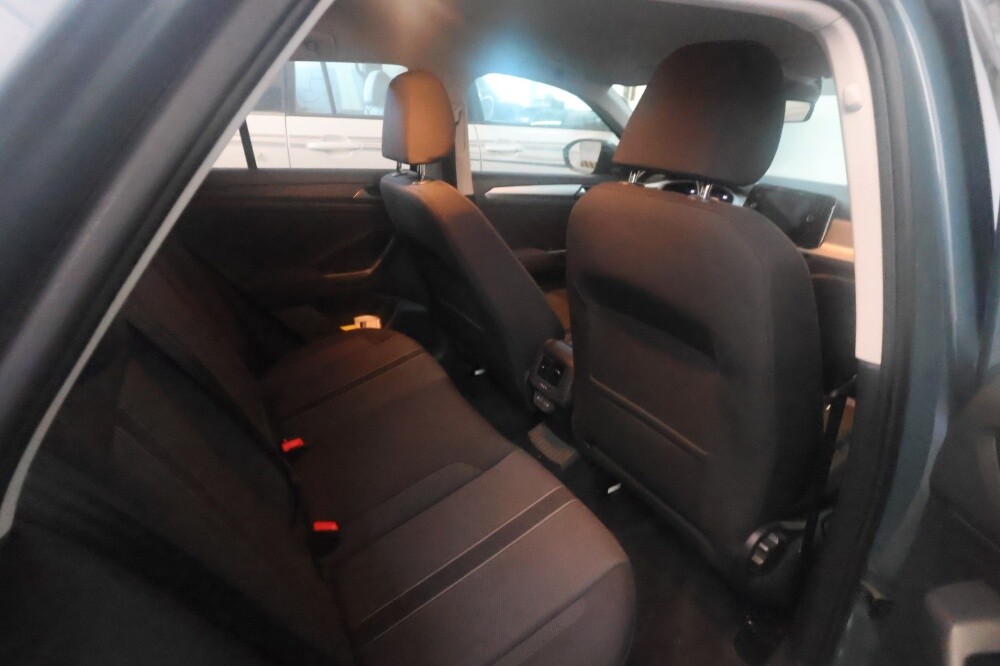 Volkswagen T-Roc - 3