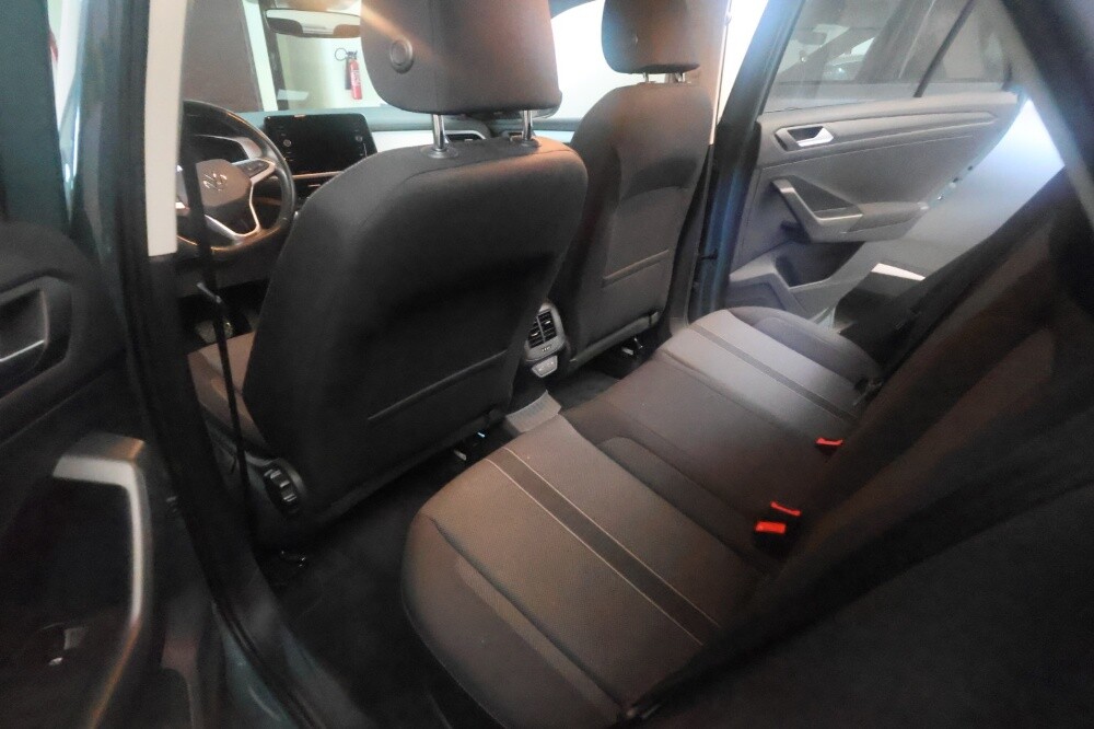 Volkswagen T-Roc - 4