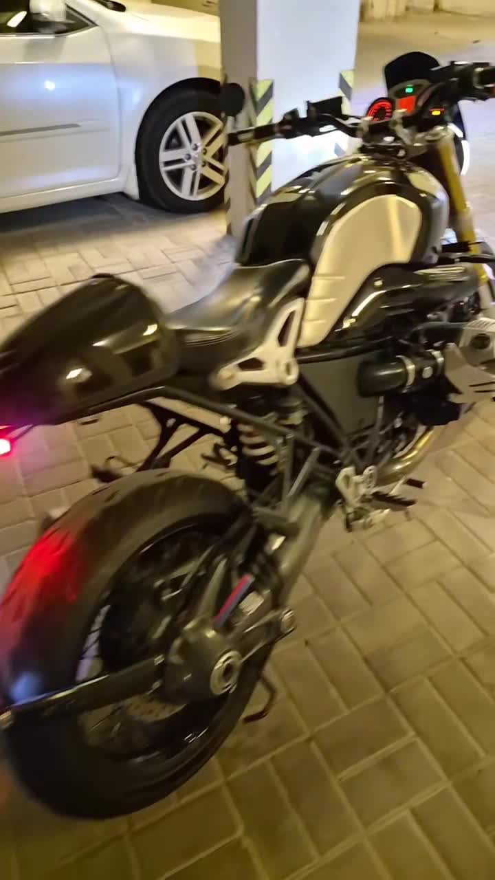 Bmw R nine T - 1