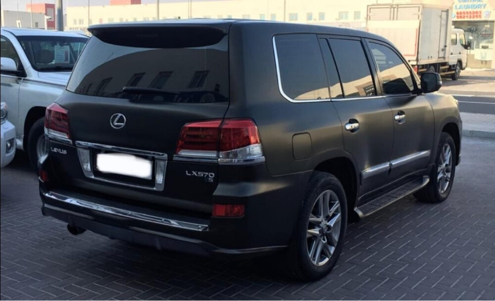 Lexus LX570 - 1