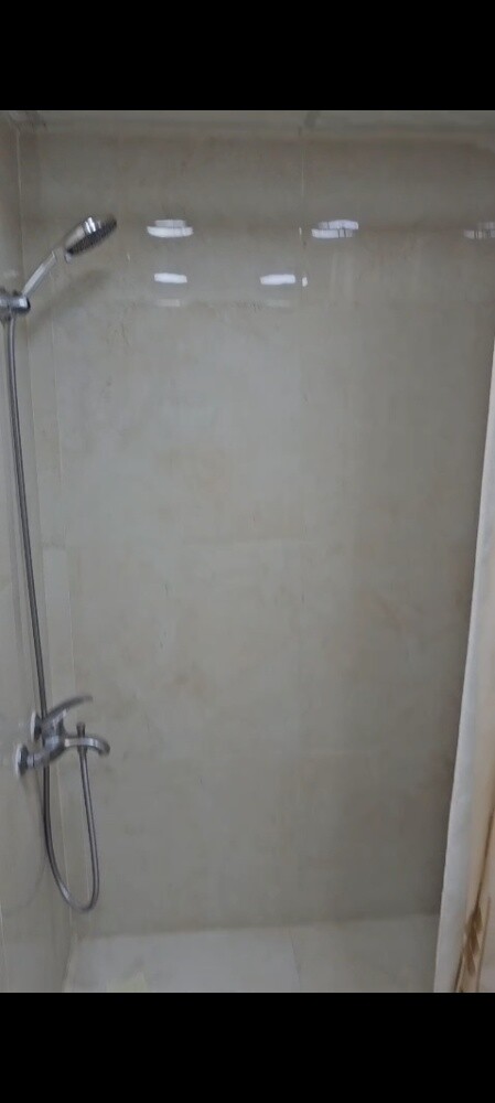Studio apartment with a private ent - 9