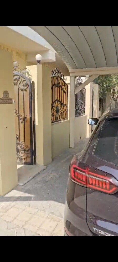 Studio apartment with a private ent - 7