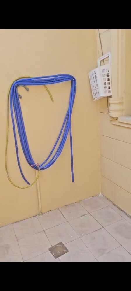 Studio apartment with a private ent - 5