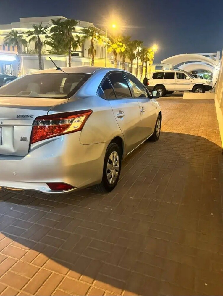 Toyota yaris - 1
