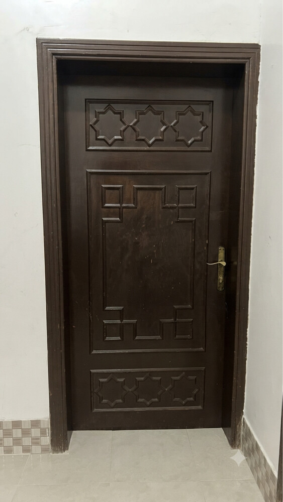 للبيع ابواب خشبية مستعملة    - 2