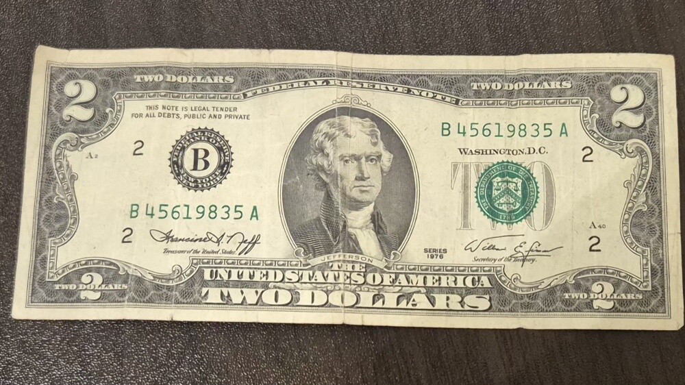 Very rare 2 dollar note 1976 series - 1