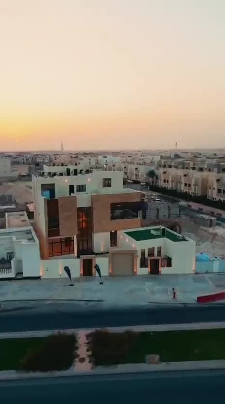 للبيع فيلا تشطيب خاص مريخ - 1