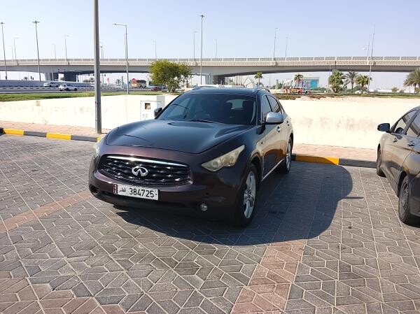 Nissan Inifiniti FX35 - 1