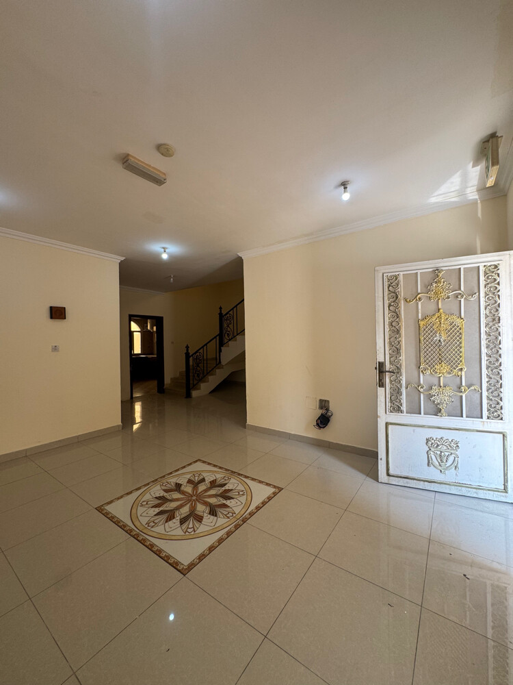 Villa for rent in Izghawa. - 3