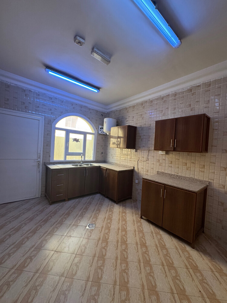 Villa for rent in Izghawa. - 11