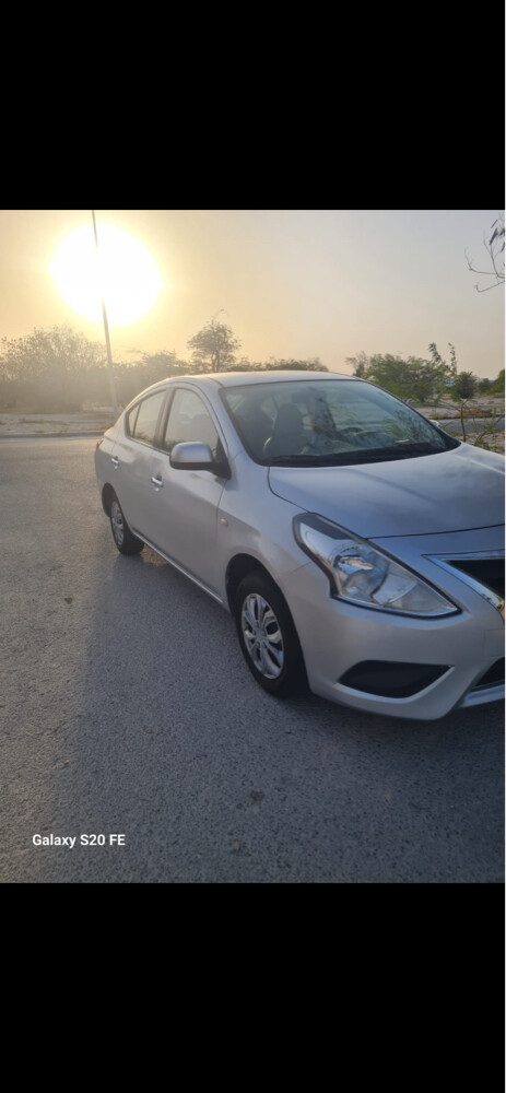 Nissan sunny  - 4