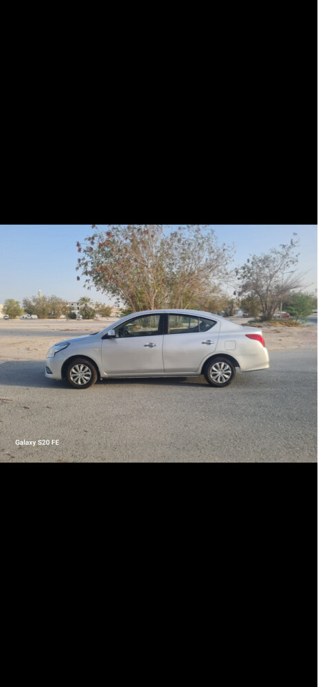 Nissan sunny  - 1