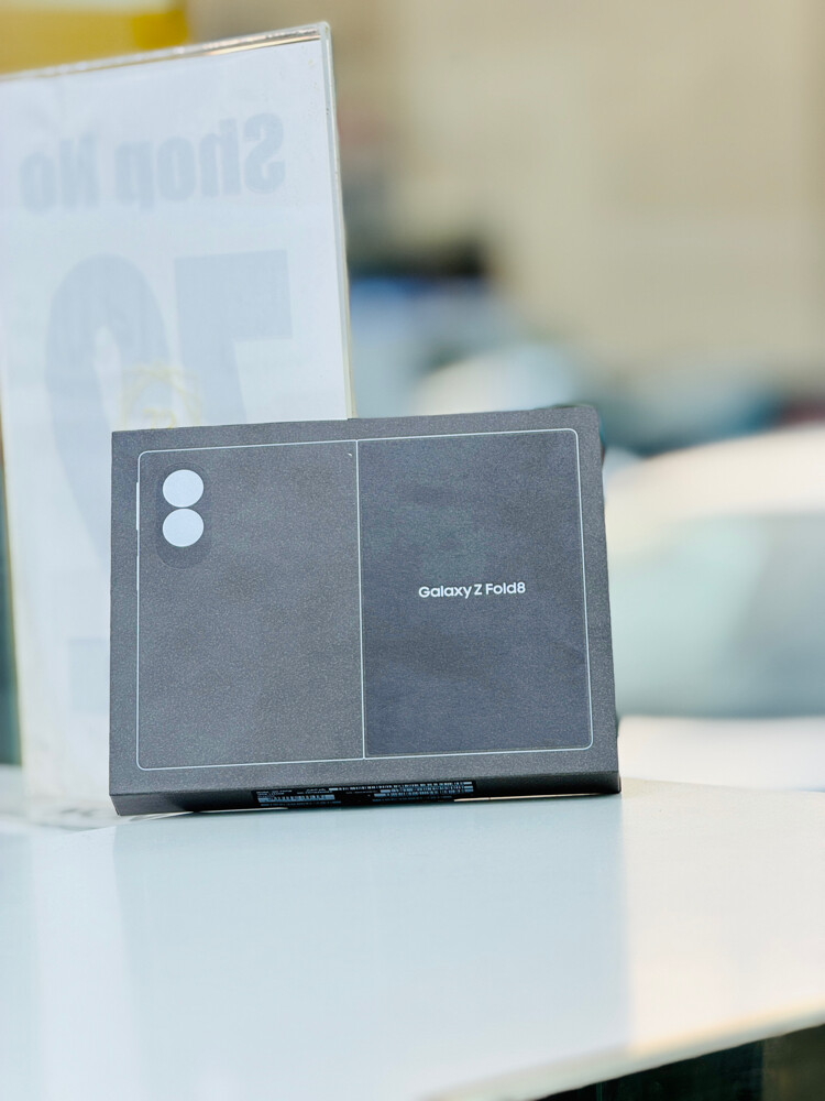 Samsung Galaxy Z Fold 8 - 6