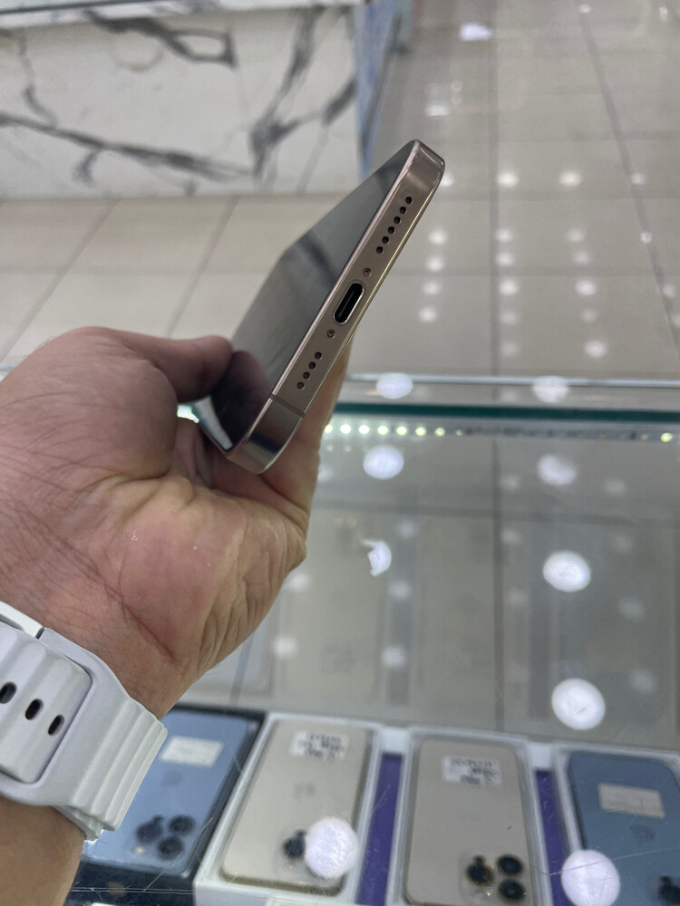 iPhone 16 pro max 256gb 92%battery - 5