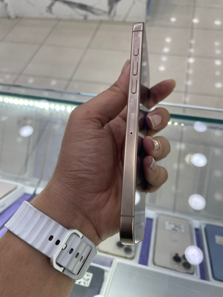 iPhone 16 pro max 256gb 92%battery - 8