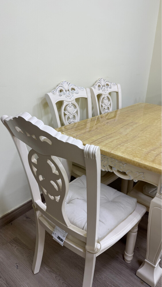 good dining table - 2