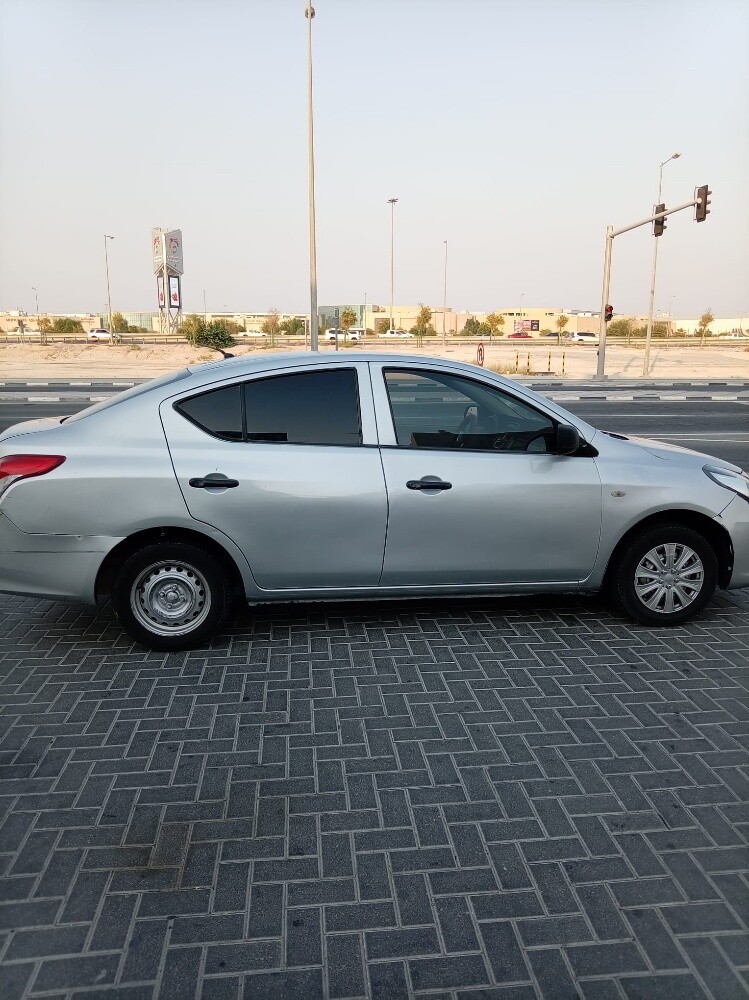 Nissan sunny - 2