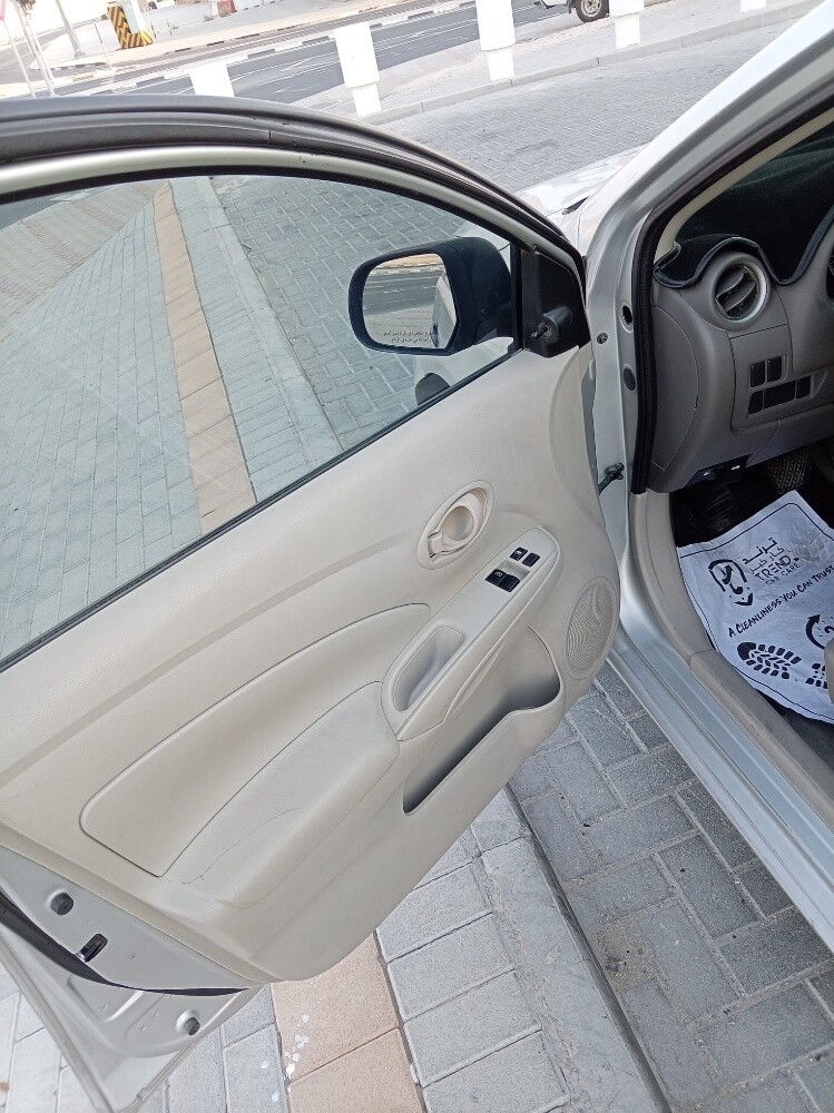 Nissan sunny - 5