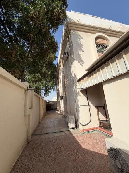 فيلا للبيع سكن عائلي مطار قديم - 8