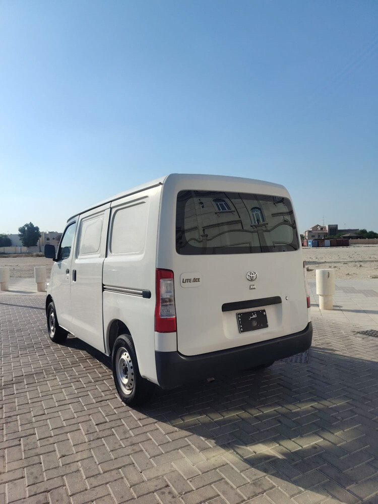 TOYOTA LITE ACE VAN 2023 - 9