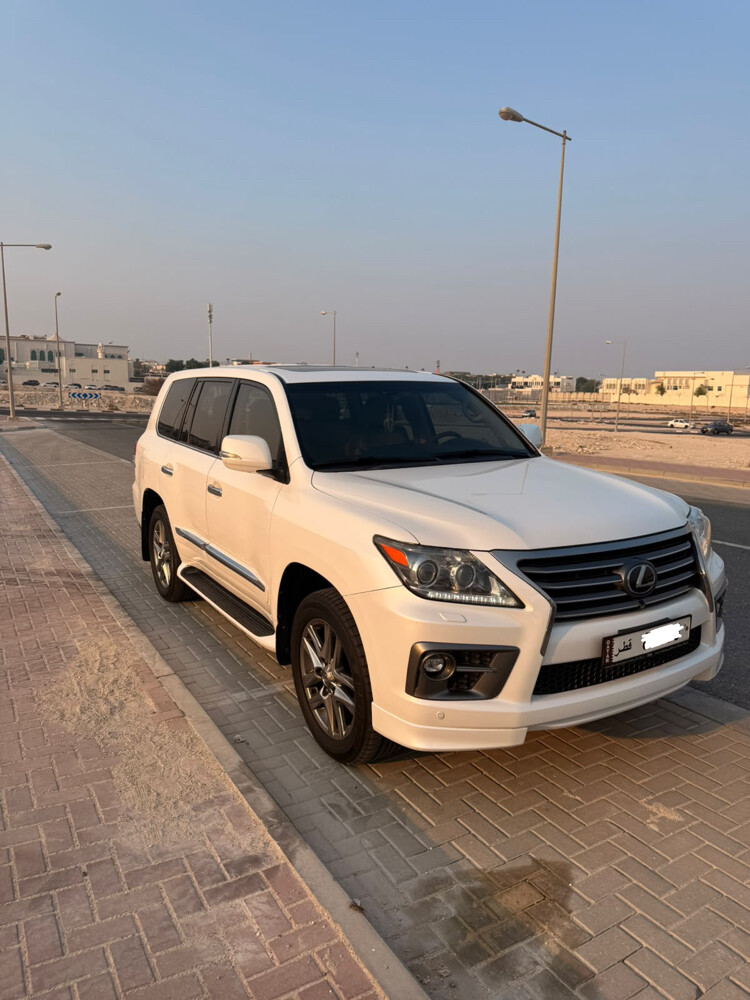 Lexus LX570 S - 1