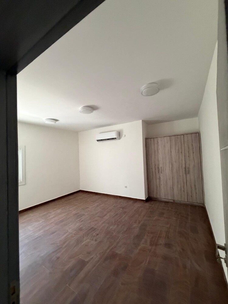 A detached villa for rent, used but - 16