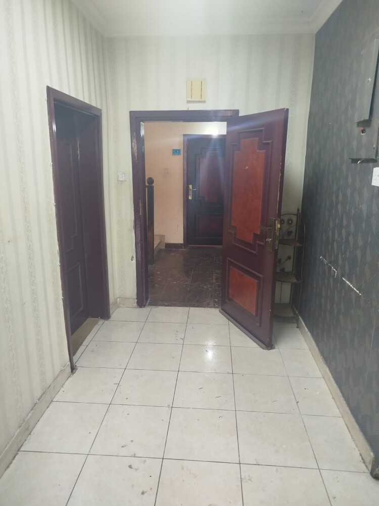 For rent flat at m. khlifa South - 4