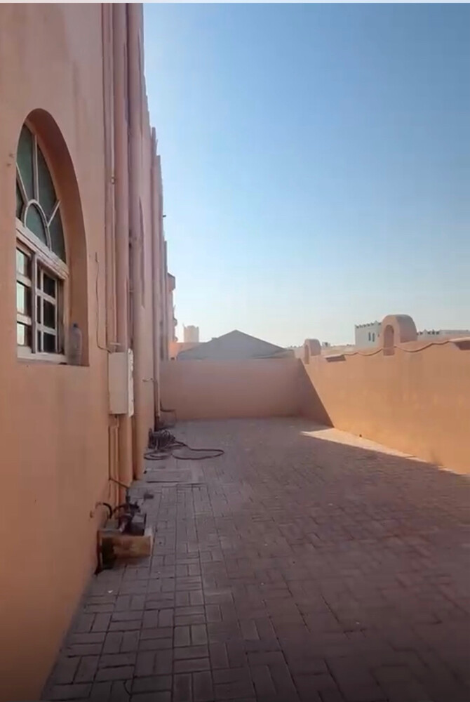 لاجار فيلا داخل مجمع اجار 8000  - 2