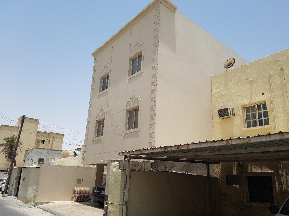 عماره سكنيه موقع متميز بسوق غزه - 2
