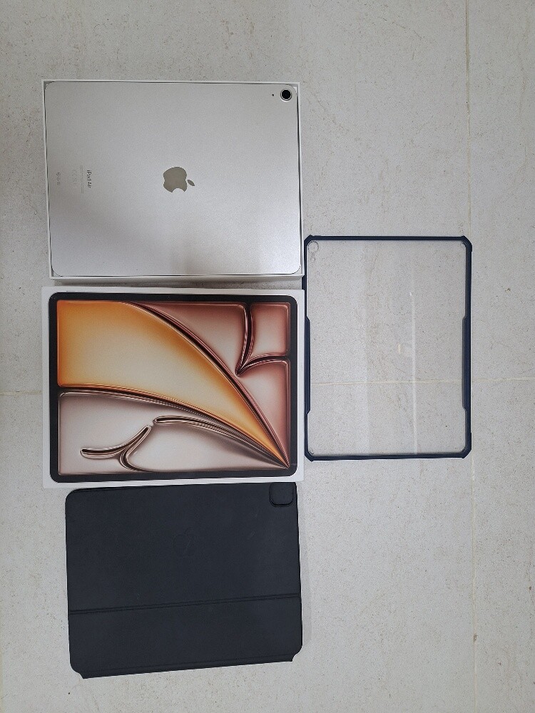 I pad air 13-inch M2 wife  128gb very good condition whit bo - 1