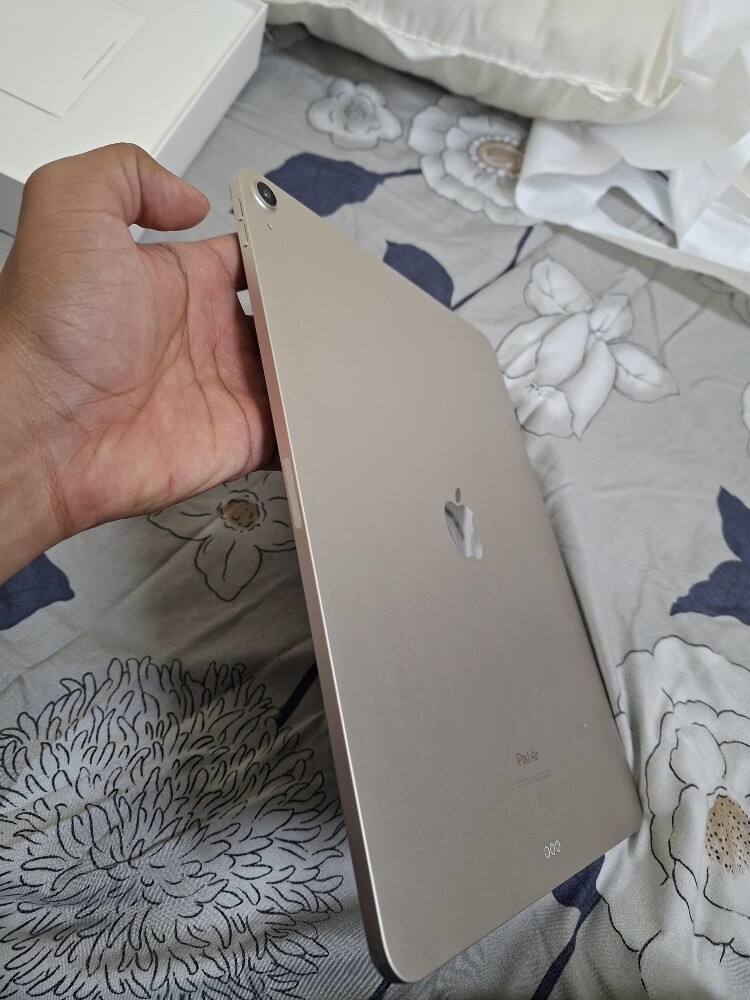 I pad air 13-inch M2 wife  128gb very good condition whit bo - 2