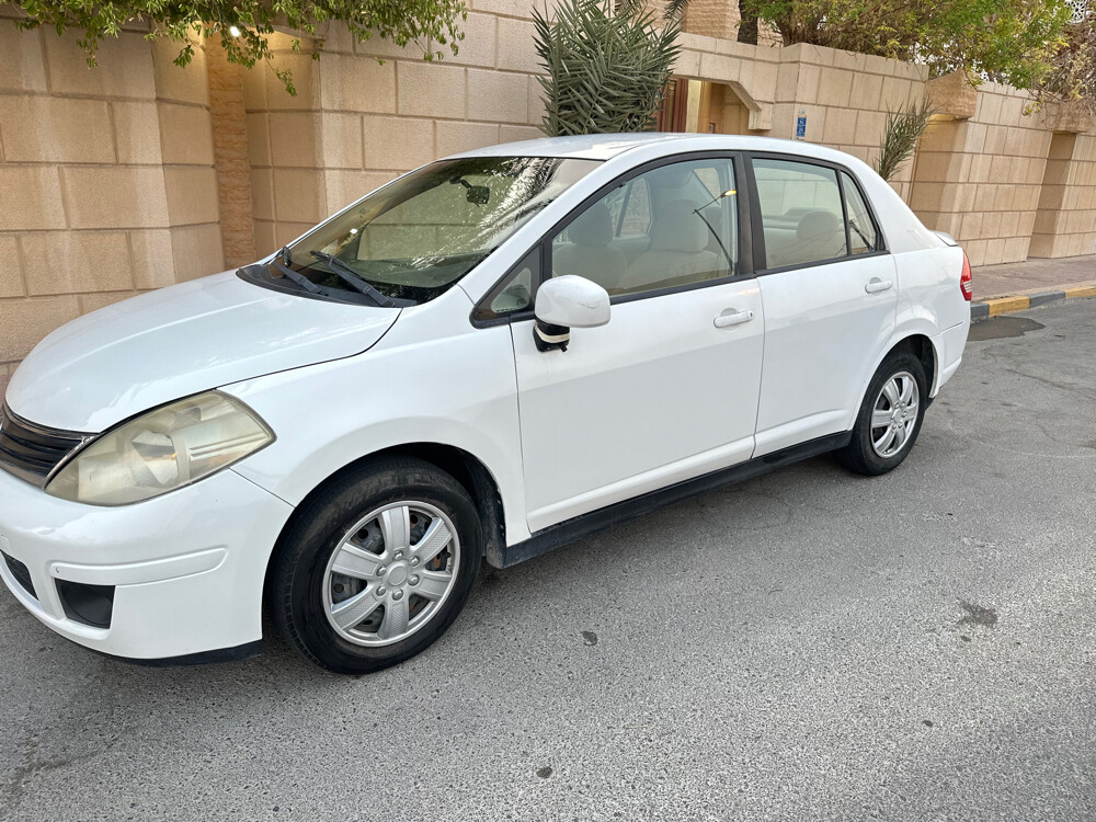 nissan tiida 2012 - 4
