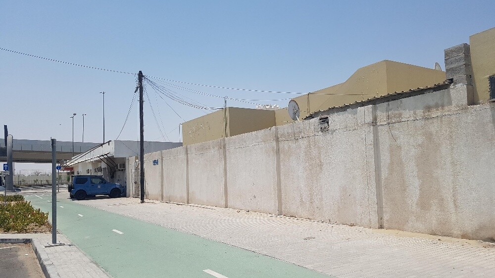 بيت شعبي1061متر موقع خدمي باللقطه - 2