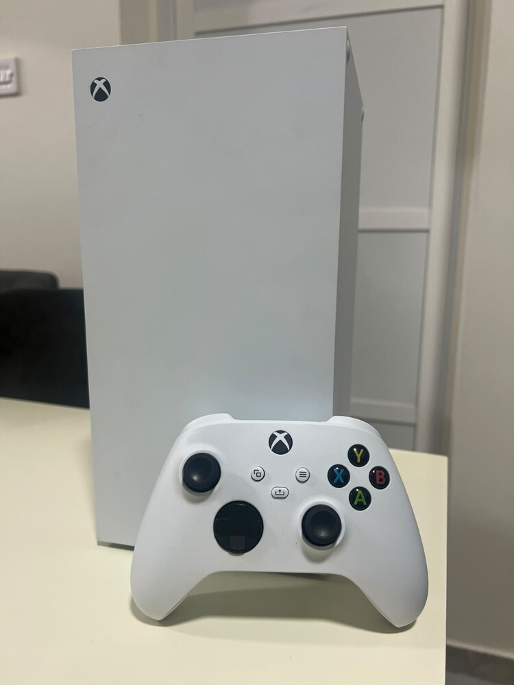 Xbox series X white - 3