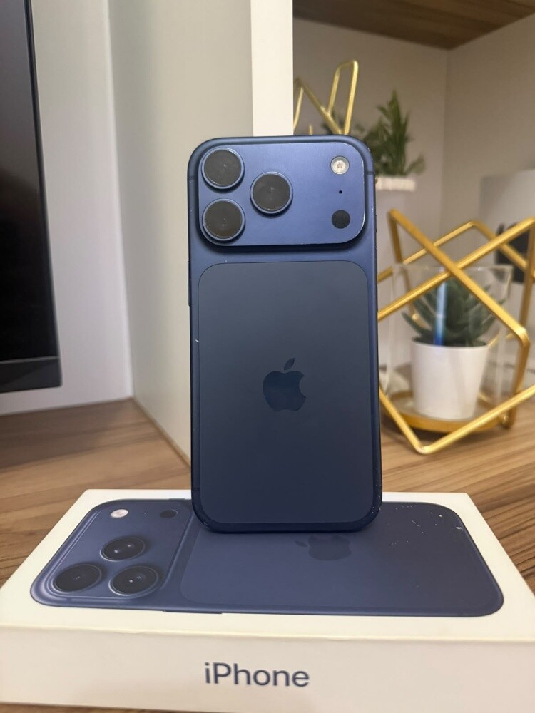 iphone 17 Pro 512 with Box read ad - 1