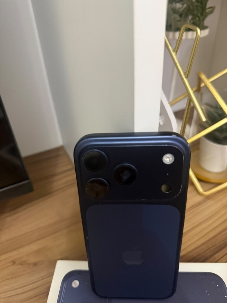 iphone 17 Pro 512 with Box read ad - 3