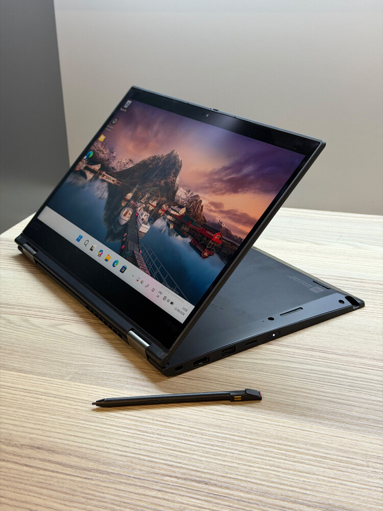 Lenovo ThinkPad X13 Yoga - 1