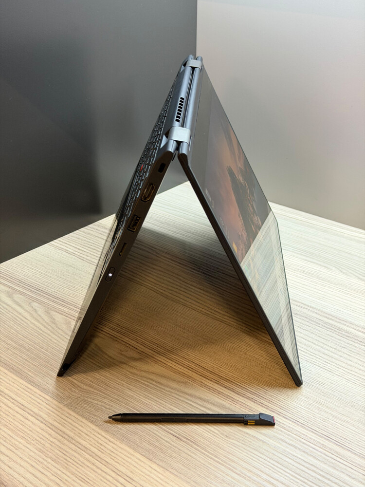 Lenovo ThinkPad X13 Yoga - 10