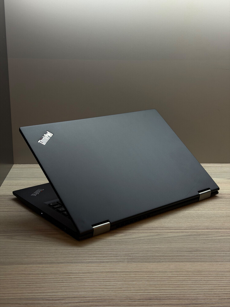 Lenovo ThinkPad X13 Yoga - 9