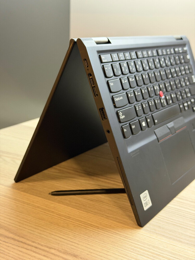 Lenovo ThinkPad X13 Yoga - 8