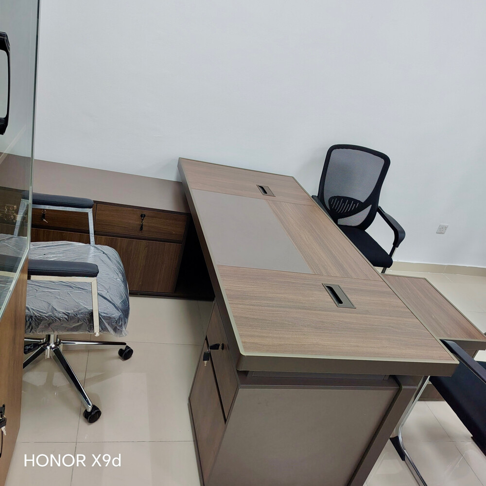 Office Desk Set/Chair/Workstation - 29