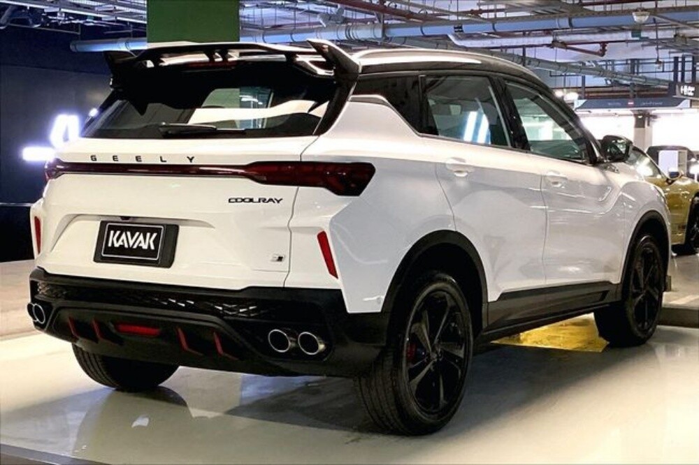 Full Options Geely Coolray - 6